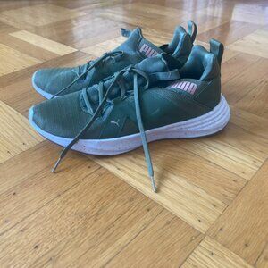 Puma soft foam optimal comfort tennis shoes olive green, women's size 9.5